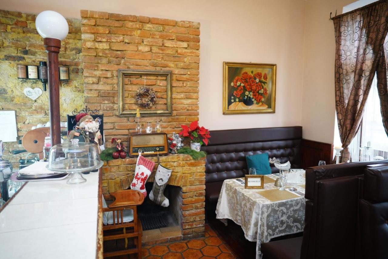 Penzion Restaurant Jakub Poprad Exterior foto